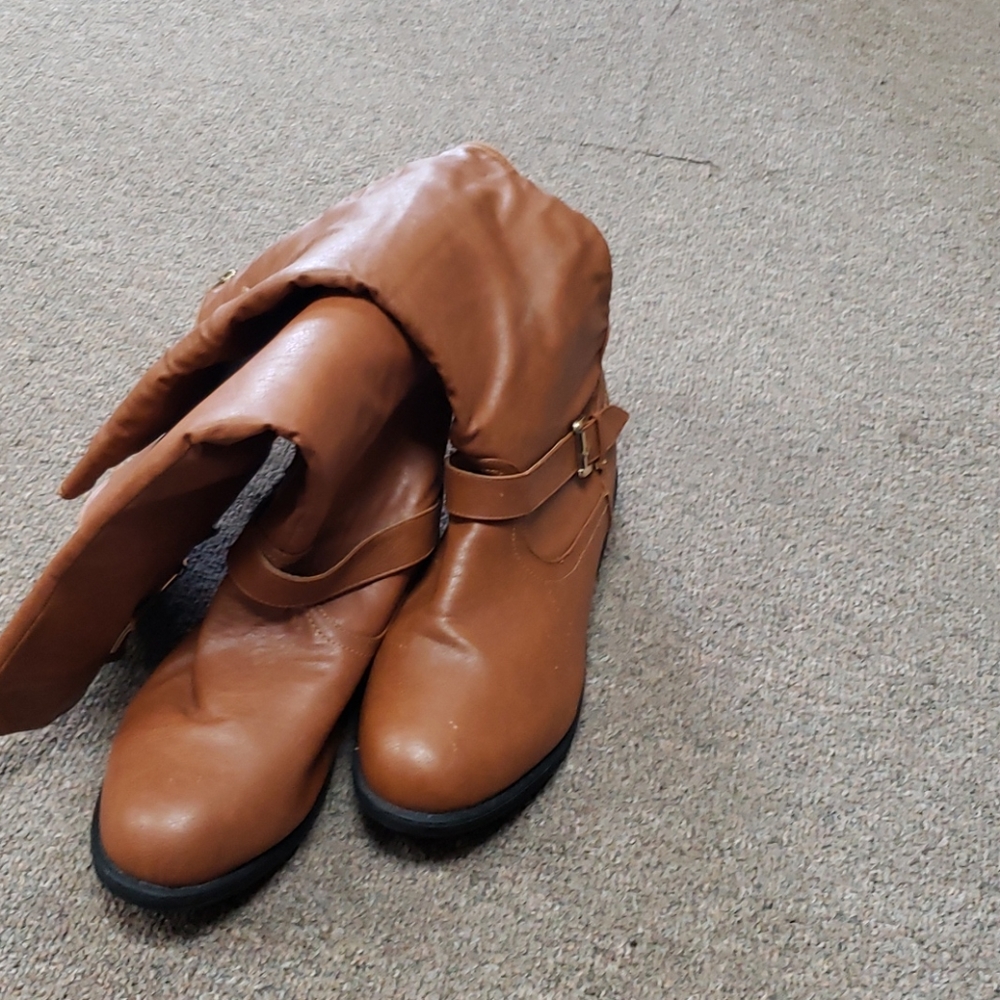 Women's wide calf boots